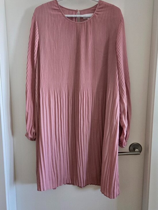 Addition Elle Dresses & Skirts - Addition Elle Dusty Rose Pleated Long Sleeve Dress